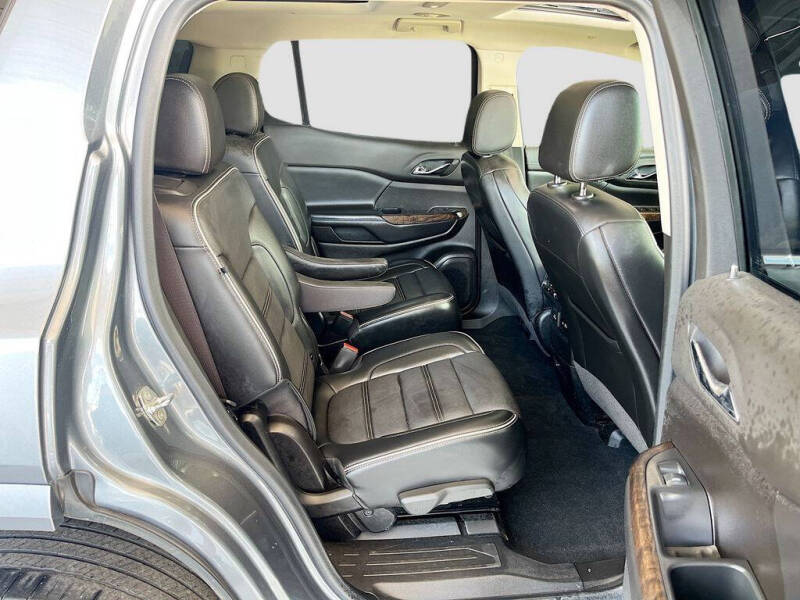 2022 GMC Acadia Denali