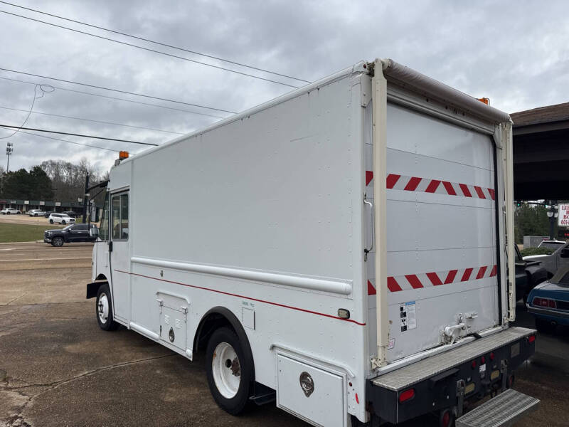 2012 Freightliner MT45 Chassis