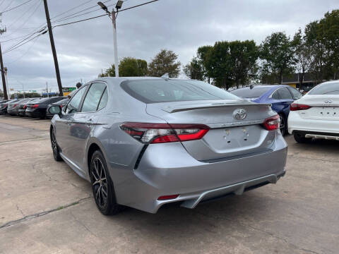 2024 Toyota Camry SE Nightshade