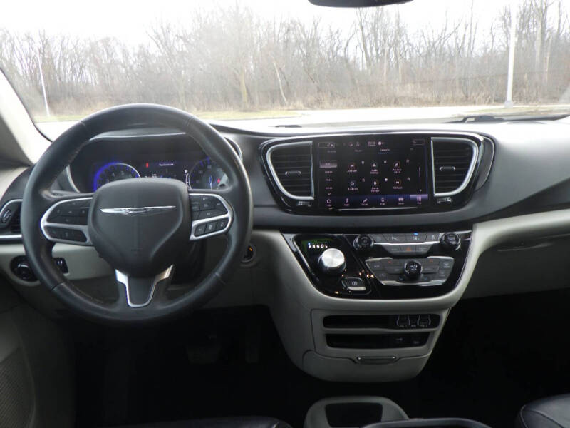 2022 Chrysler Pacifica Touring L
