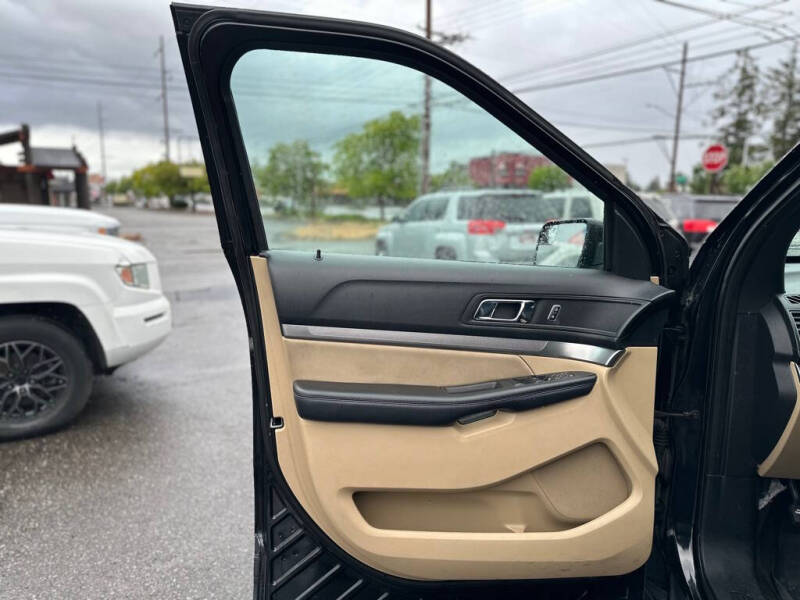 2017 Ford Explorer