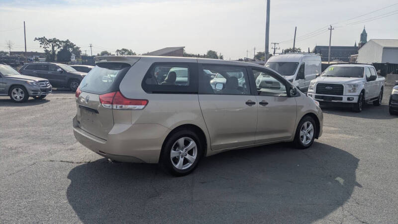 2014 Toyota Sienna L 7-Passenger