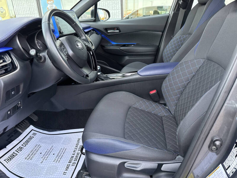 2021 Toyota C-HR XLE