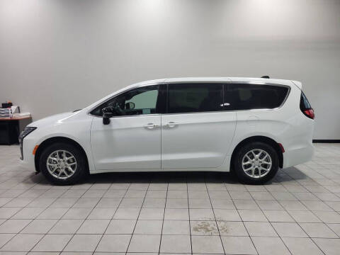 2027 Chrysler Pacifica Select