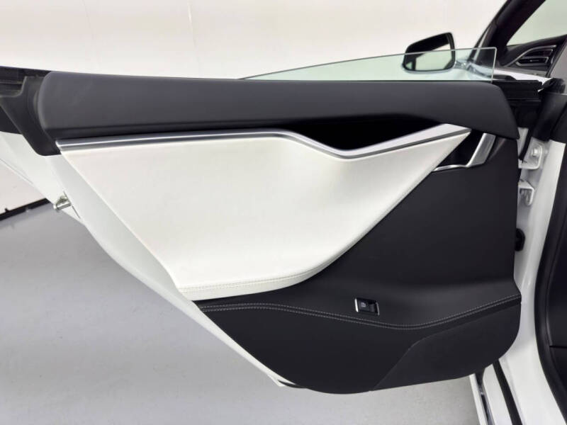 2017 Tesla Model S 90D