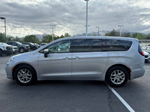 2023 Chrysler Pacifica Touring L