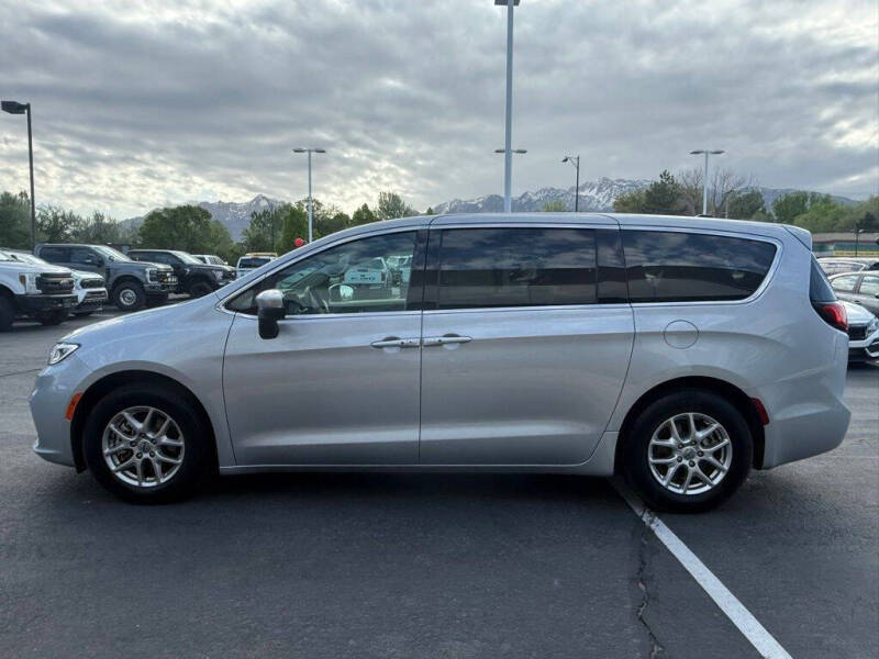 2023 Chrysler Pacifica Touring L