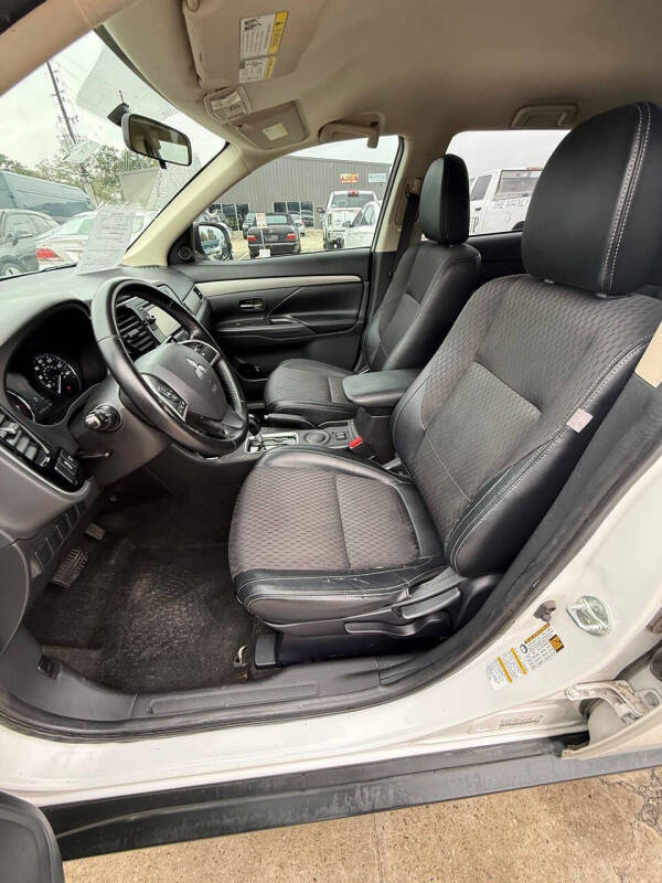 2015 Mitsubishi Outlander SE