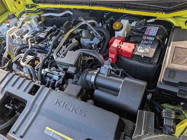 2025 Nissan Kicks SR