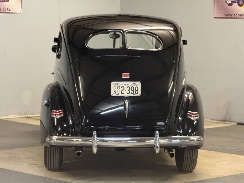 1940 Ford Deluxe