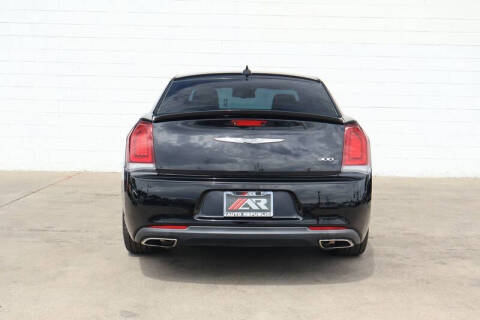 2019 Chrysler 300 S