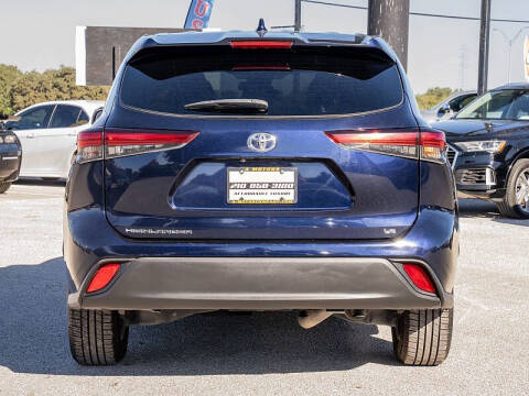 2020 Toyota Highlander LE