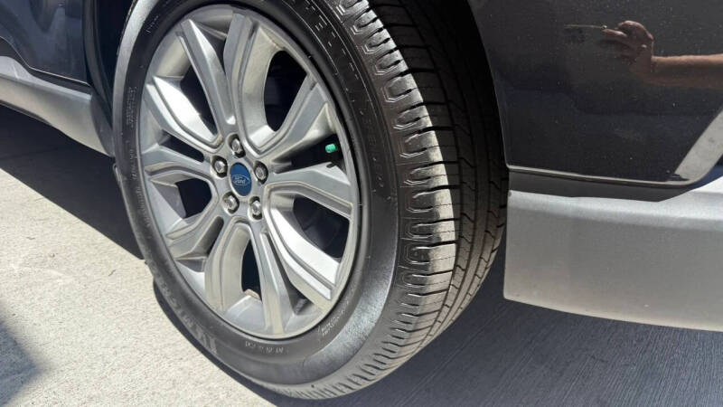 2019 Ford Edge Titanium