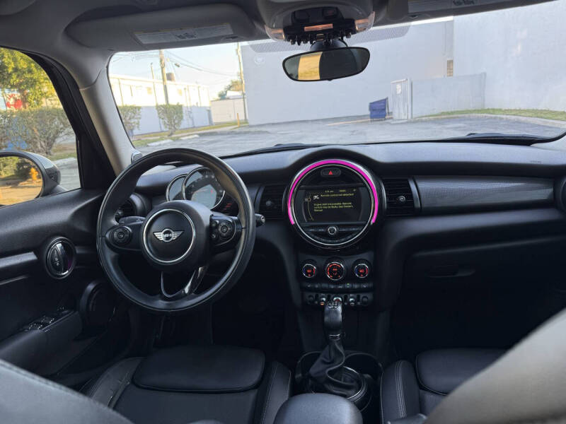 2017 MINI Hardtop 4 Door Cooper