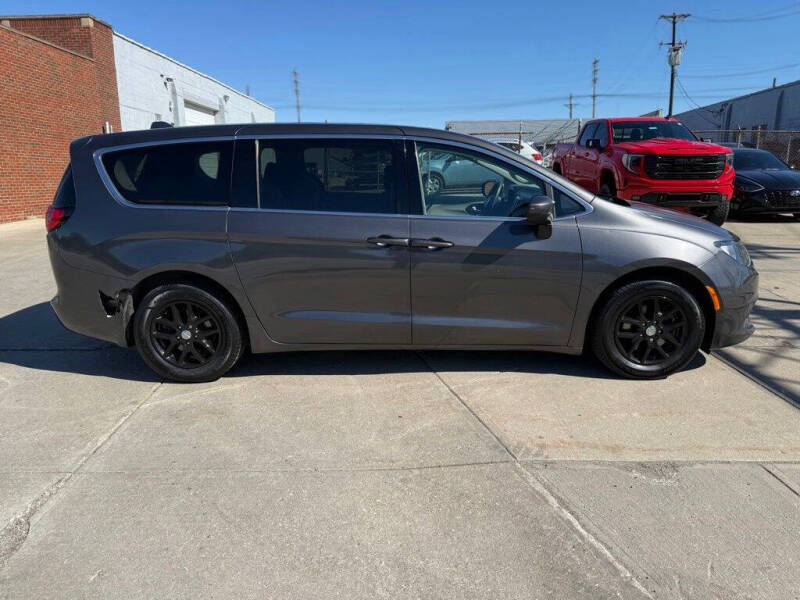 2017 Chrysler Pacifica Touring