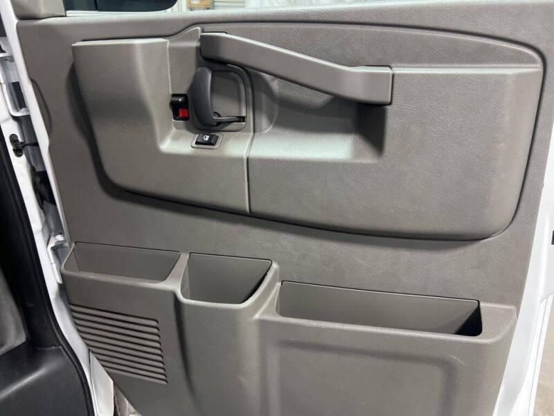 2024 Chevrolet Express 2500