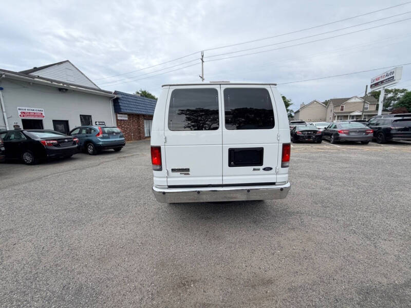 2012 Ford E-Series E-350 SD XLT