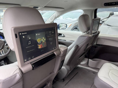 2017 Chrysler Pacifica Touring-L Plus