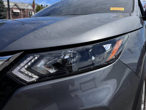 2022 Nissan Rogue Sport SV