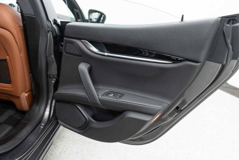 2022 Maserati Ghibli Modena Q4