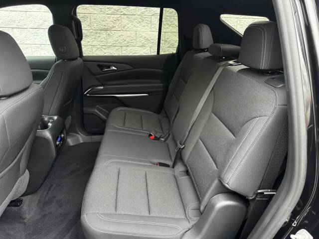 2024 Chevrolet Traverse LT