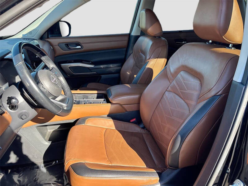 2022 Nissan Pathfinder Platinum