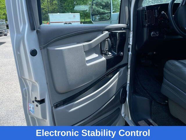 2025 GMC Savana 2500