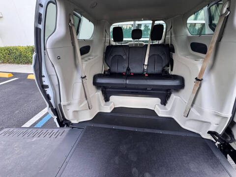 2018 Chrysler Pacifica Touring L