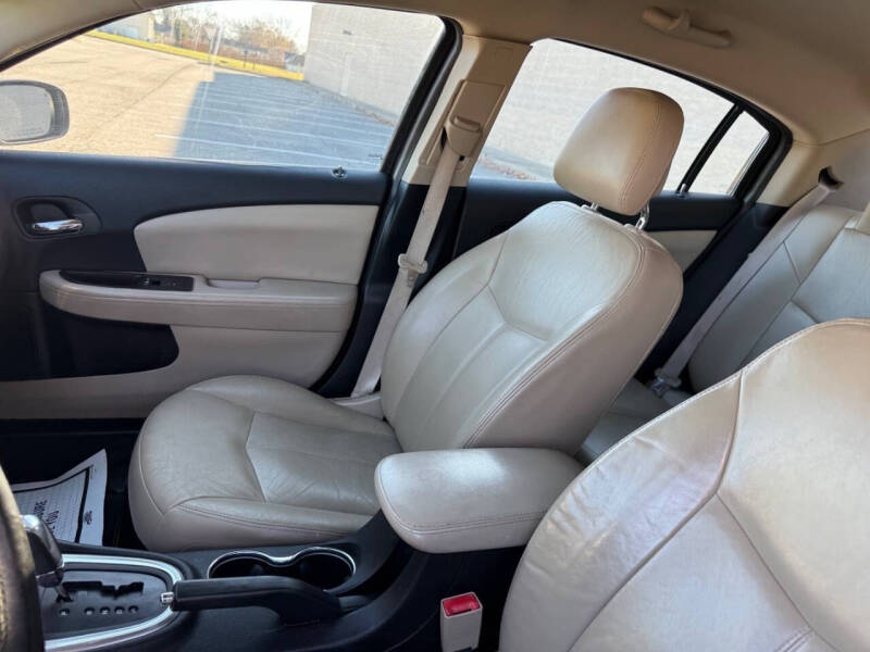 2012 Chrysler 200 Limited