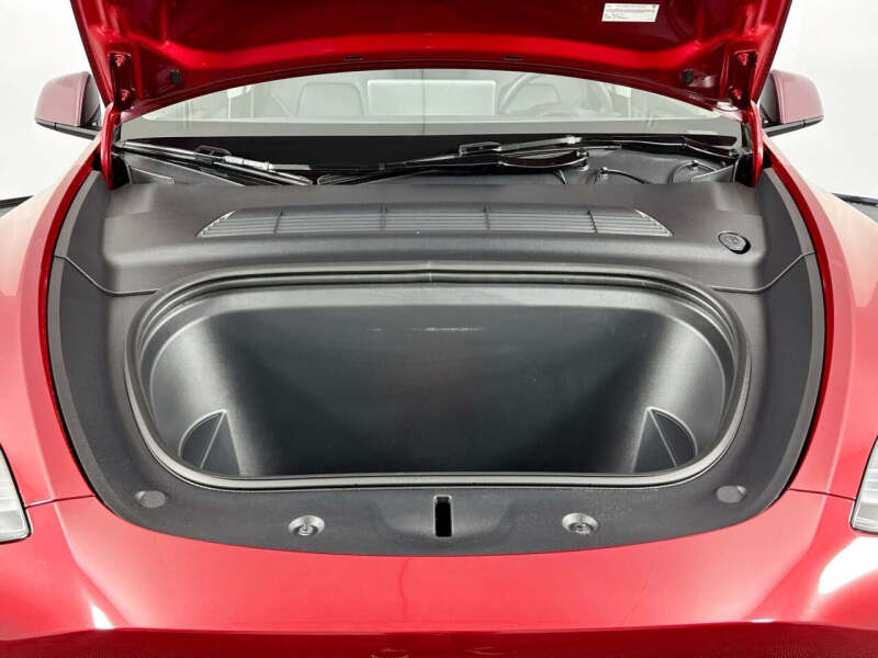 2025 Tesla Model Y Long Range