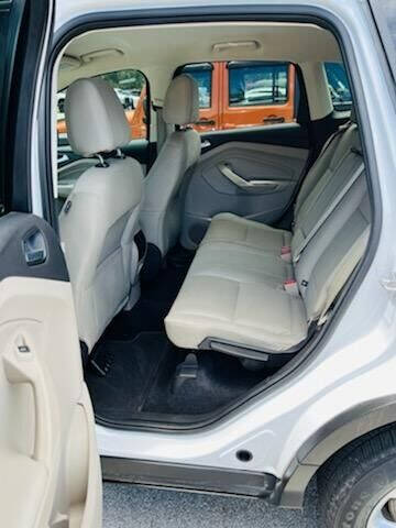 2017 FORD Escape SUV / Crossover - $16,950