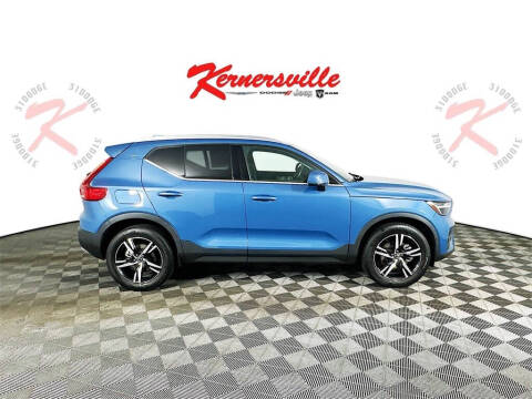 2023 Volvo XC40 B4 Plus Bright Theme