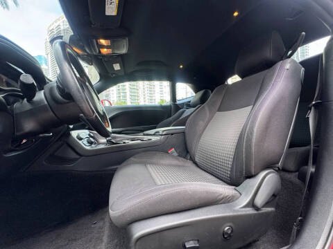 2015 Dodge Challenger SXT