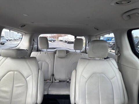 2021 Chrysler Pacifica Touring L