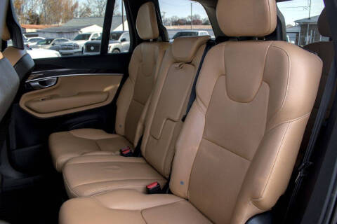 2016 Volvo XC90 T6 Momentum