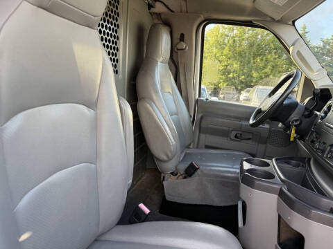 2011 Ford E-Series E-250