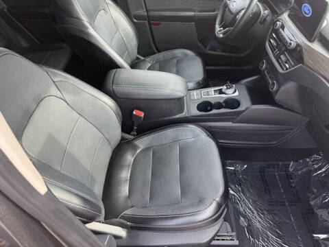 2020 Ford Escape Titanium