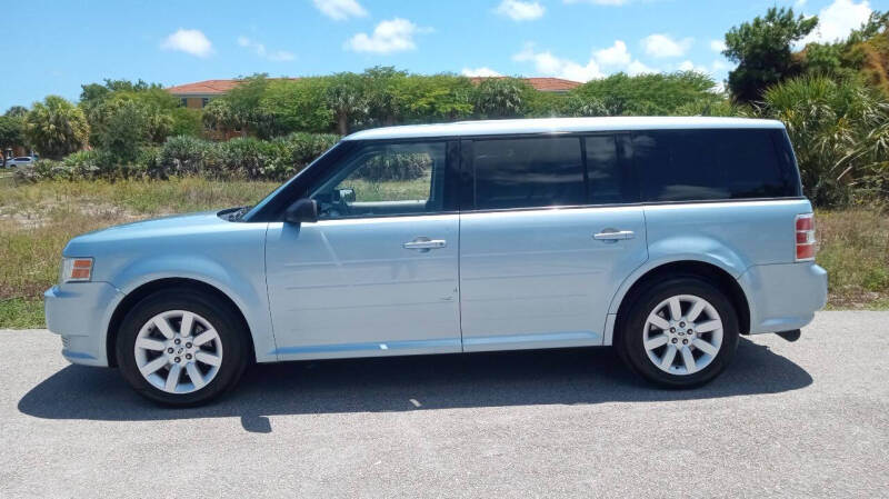 2009 Ford Flex SE's photo