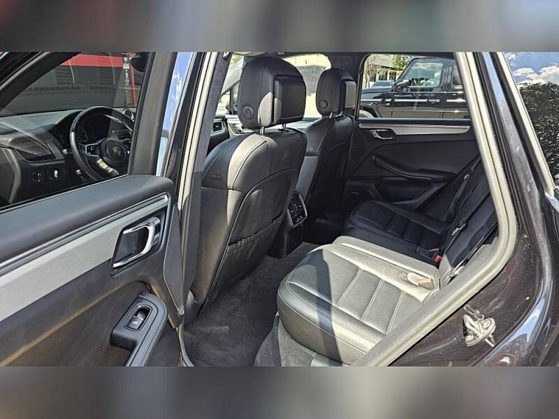 2016 Porsche Macan Turbo