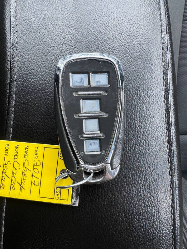 2017 Chevrolet Cruze LT Auto