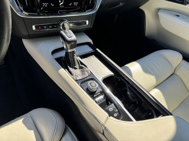 2021 Volvo V90 T5 R-Design