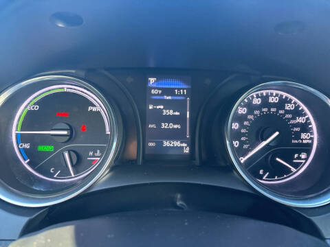 2020 Toyota Camry Hybrid LE