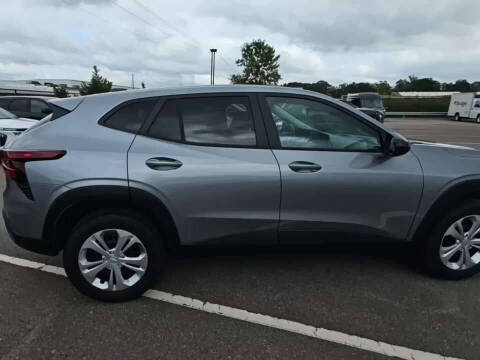 2025 Chevrolet Trax LS