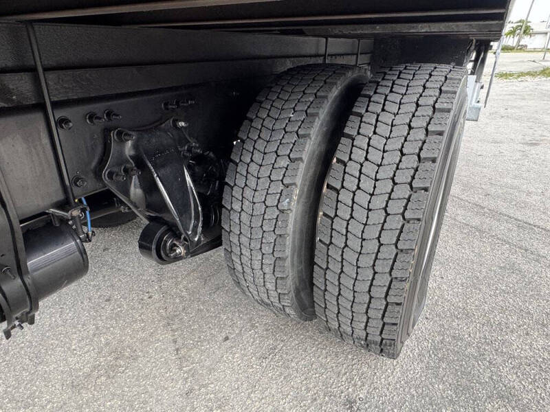 2019 Freightliner M2 106