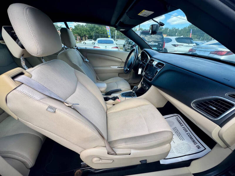 2012 Chrysler 200 Touring