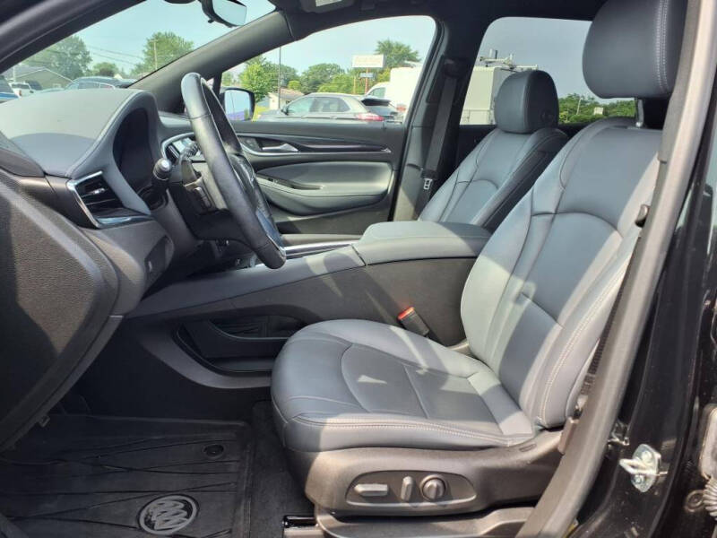 2022 Buick Enclave Essence