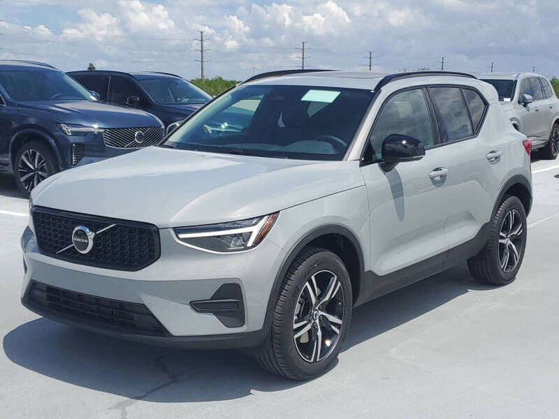 2026 Volvo XC40 B4 Core