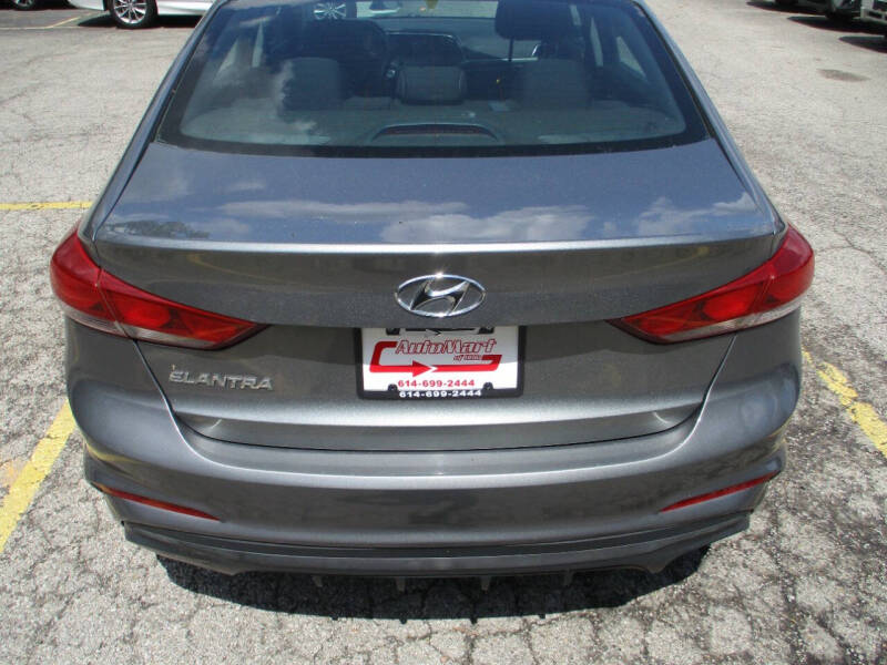 2017 Hyundai Elantra SE