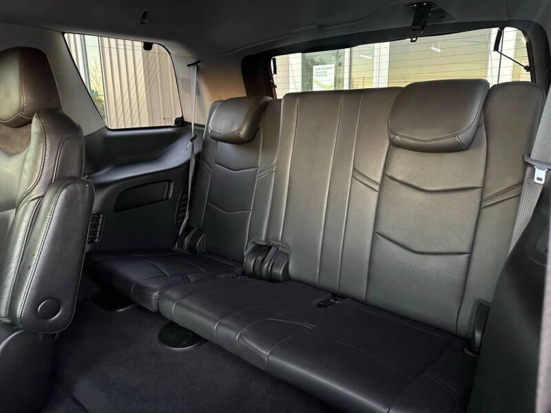 2018 Cadillac Escalade Luxury