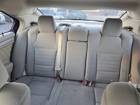 2016 Ford Taurus SE